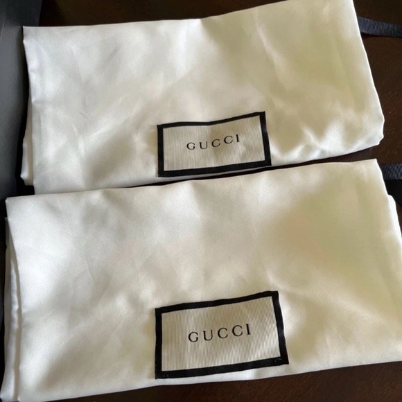 Gucci Cream Box with White Dust Bags - Picture 3 of 3